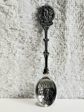 2/$12 Vintage 4 1/2" S.P. Noel Christmas 1980 Collector's Spoon Made in Holland!